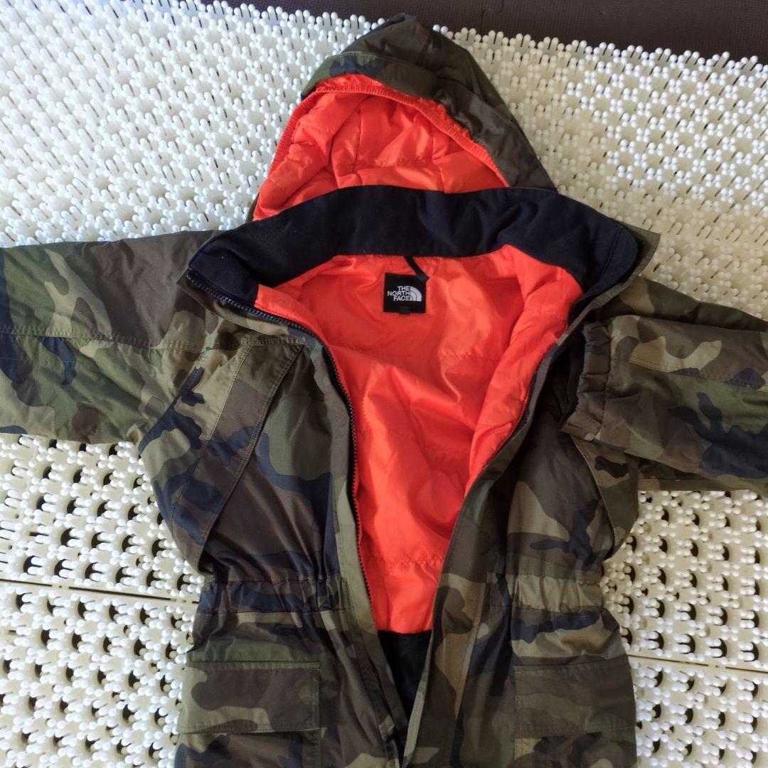 THE NORTH FACE 迷彩柄 スキー　スノボ　ウェア（子ども用）
