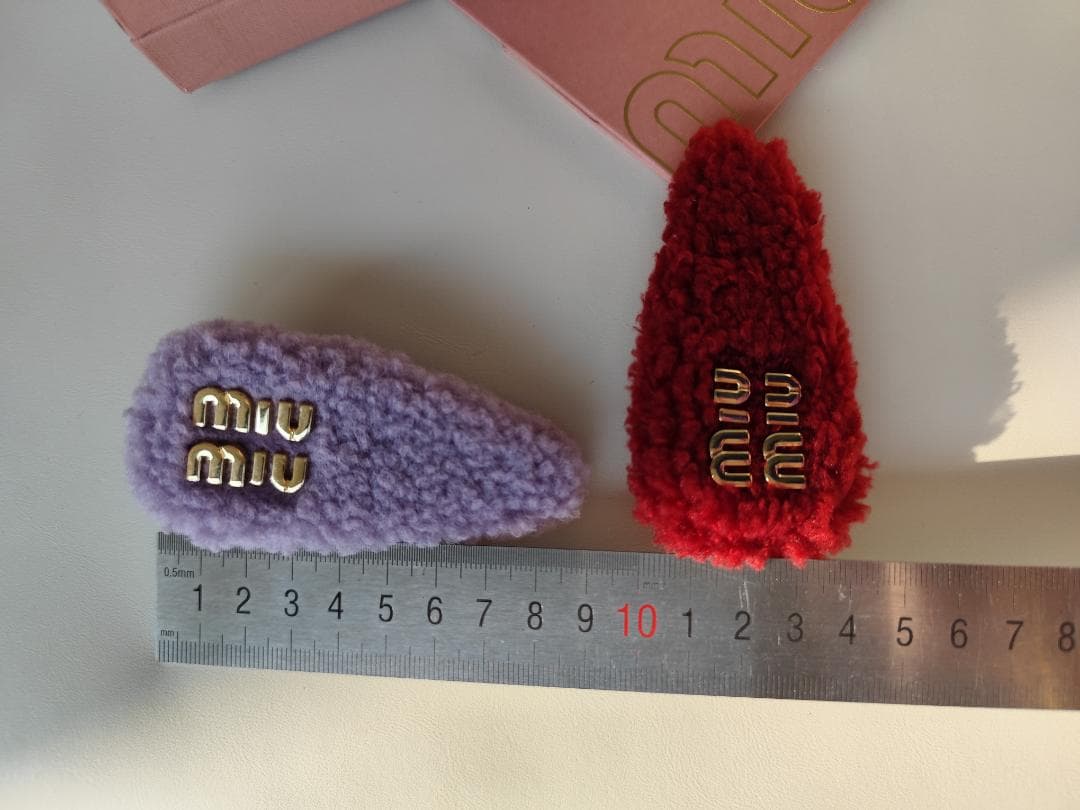 MIUMIU ファー素材 ヘアピン 2個セット 紫 赤