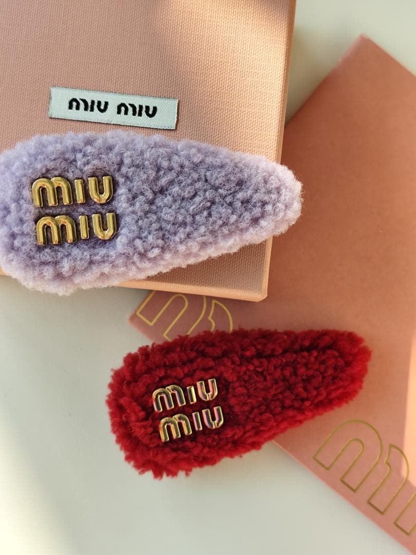 MIUMIU ファー素材 ヘアピン 2個セット 紫 赤