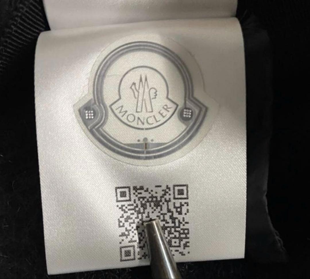 MONCLERポンチョ　コート