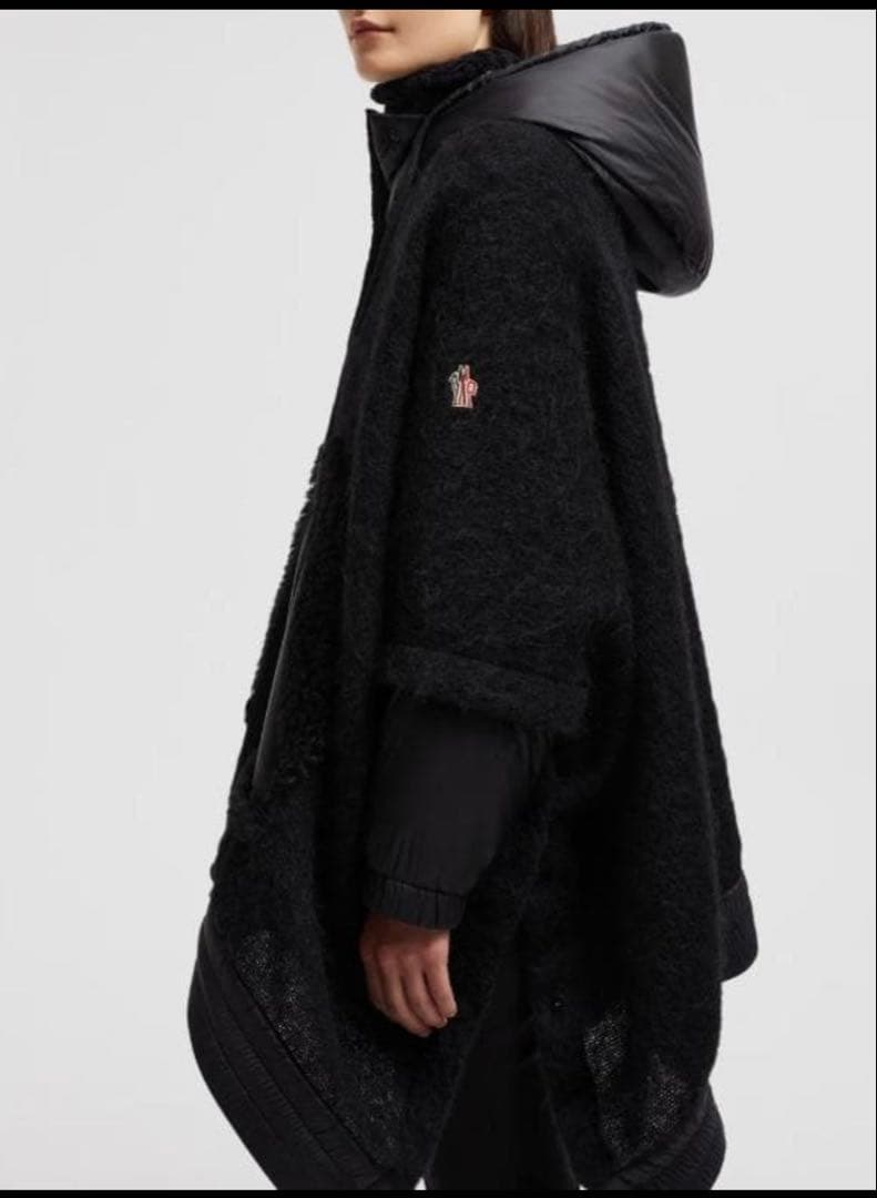 MONCLERポンチョ　コート