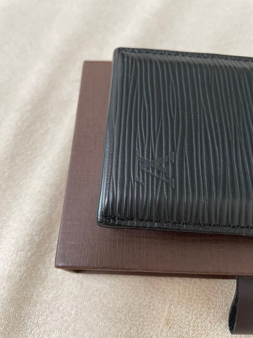 【美品】ルイヴィトン エピ ポルトカルトパンス マネークリップ