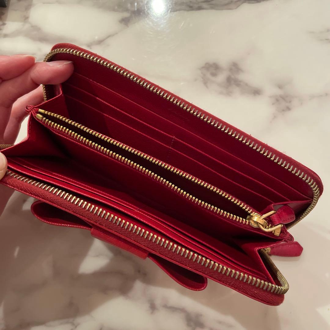 プラダ　リボン　長財布　ゴールド金具　赤　サフィアーノレザー