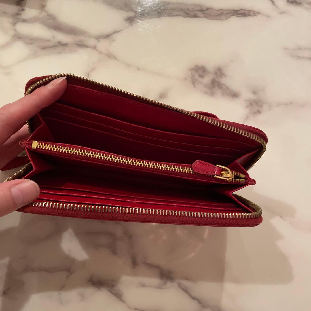 プラダ　リボン　長財布　ゴールド金具　赤　サフィアーノレザー