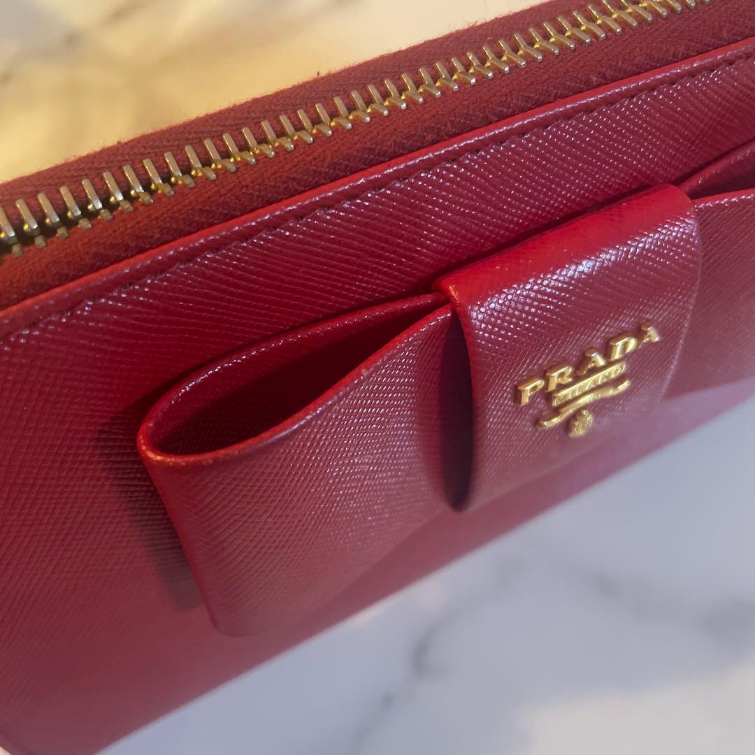 プラダ　リボン　長財布　ゴールド金具　赤　サフィアーノレザー
