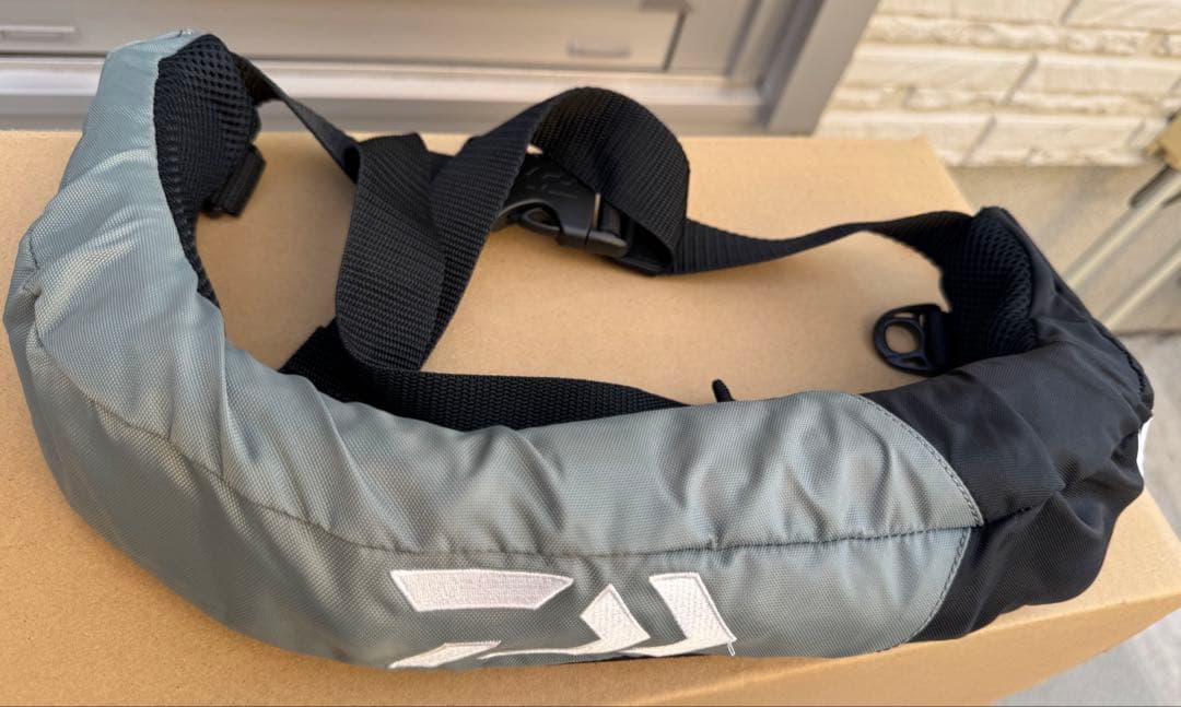 ダイワ　インフレータブルライフジャケット