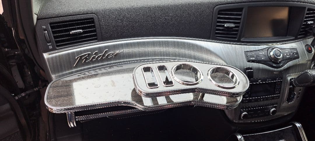 E52エルグランド用フロントテーブル