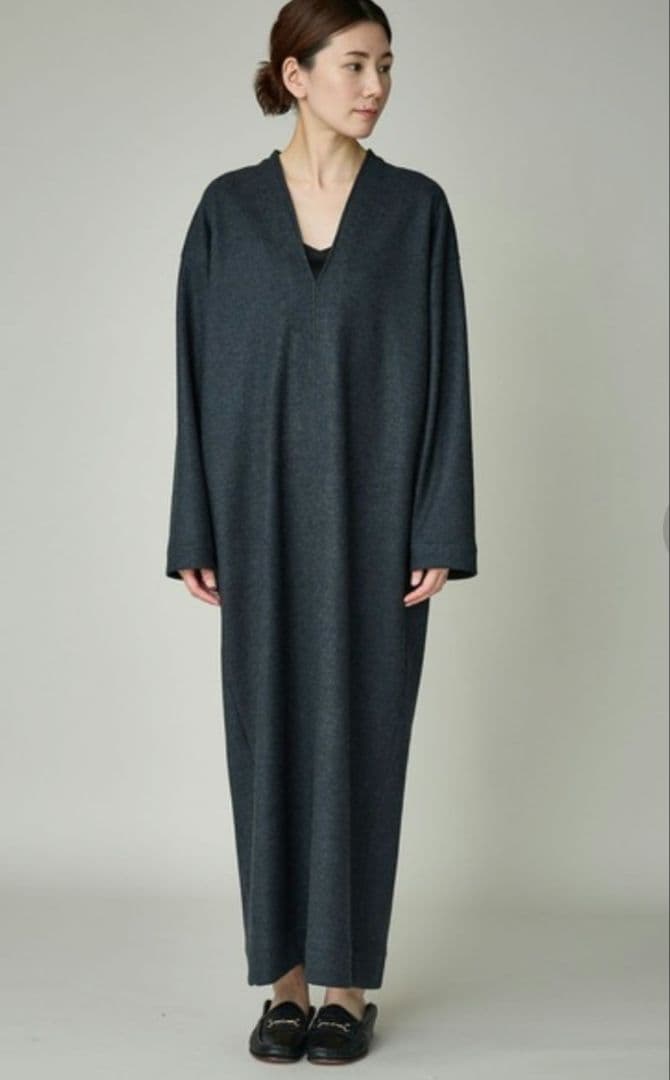 カレンソロジー　メルトンスムースワンピース　チャコールグレー　24AW