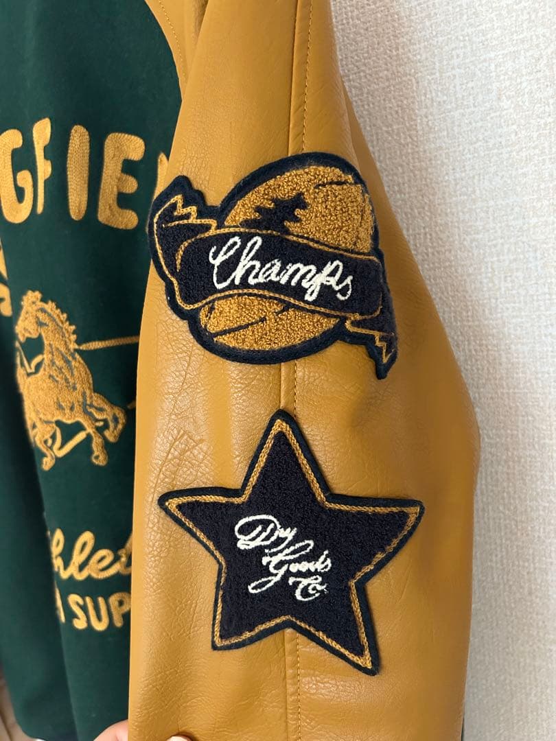 SUPERDRY 極度乾燥　スタジャン