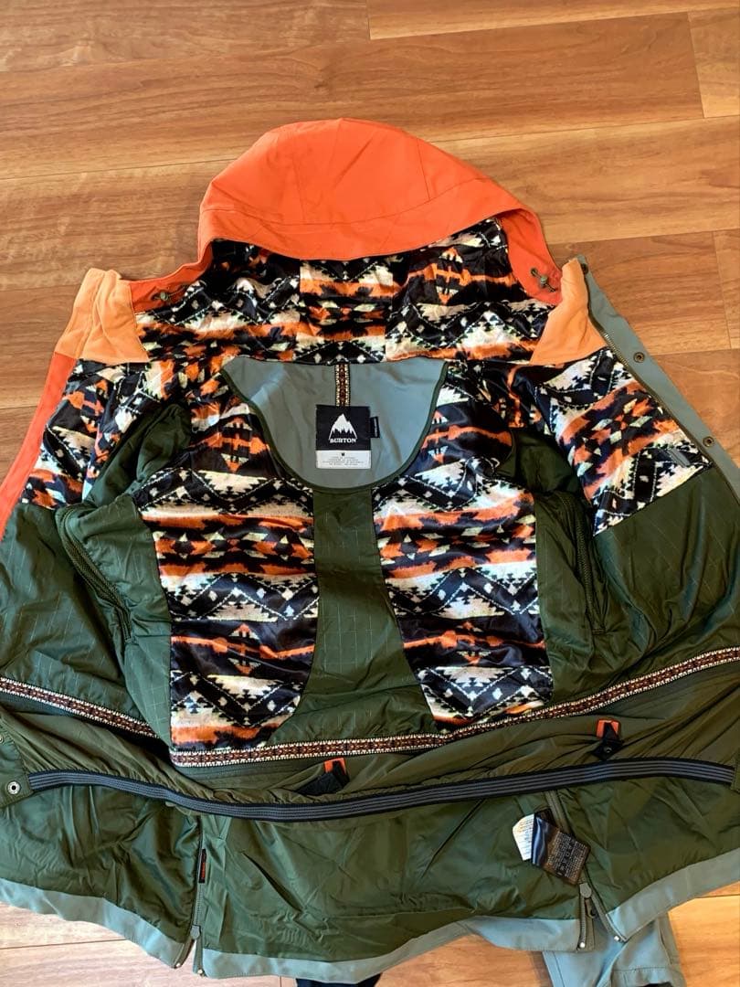 Burton スノーボードウェア Mサイズ