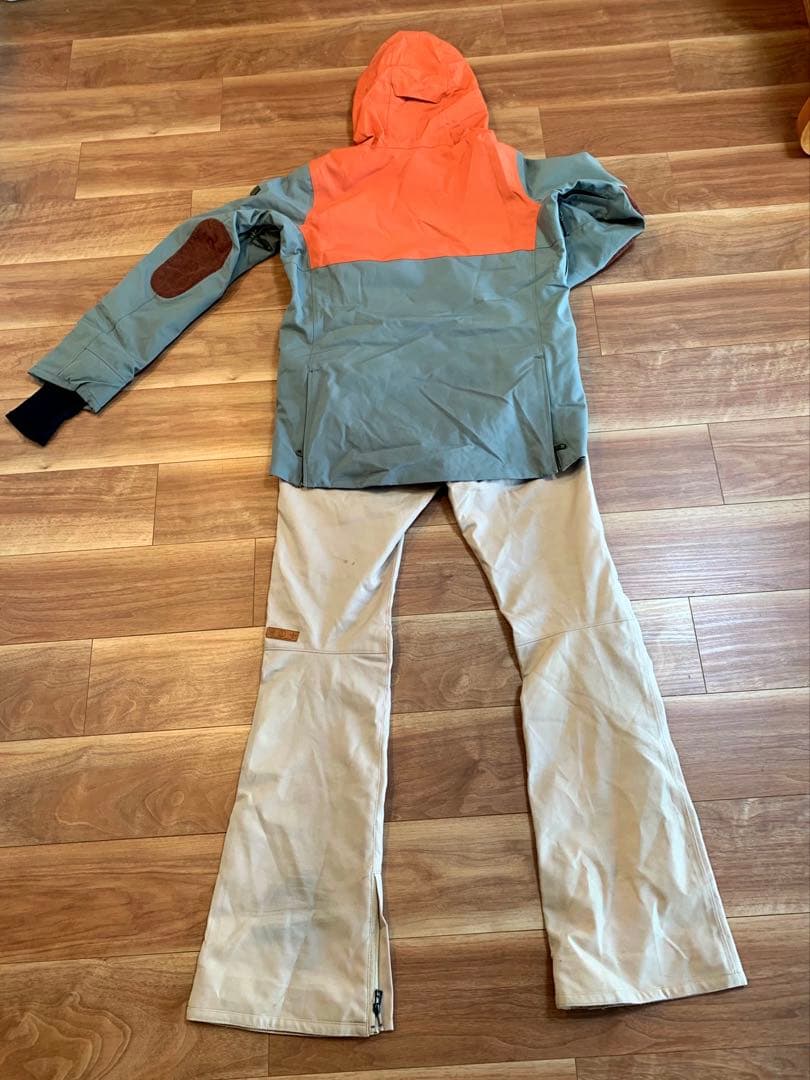 Burton スノーボードウェア Mサイズ