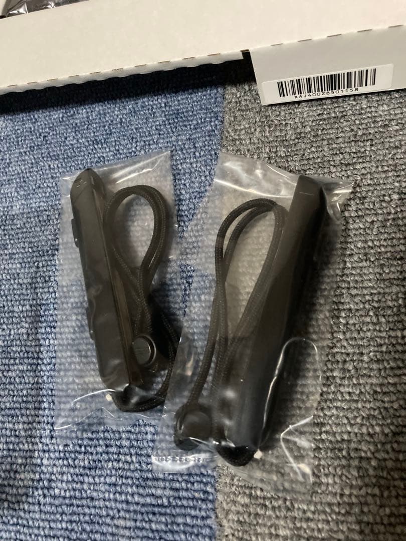 ニンテンドースイッチ　グレー本体　ジョイコン修理キット　キャリーケース付