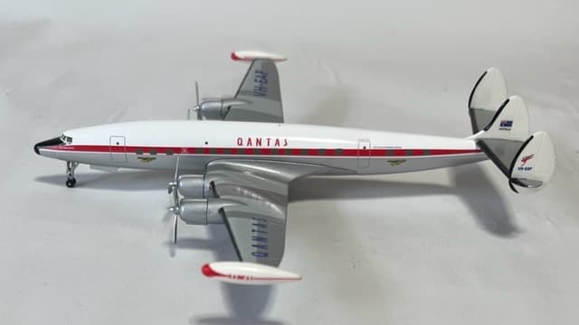 n*a様 Qantas Airways L-1049G-82-153