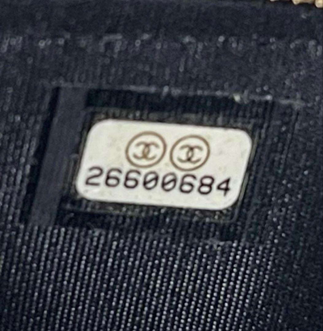 CHANELシャネル【ほぼ新品】チェーンウォレット バイカラー