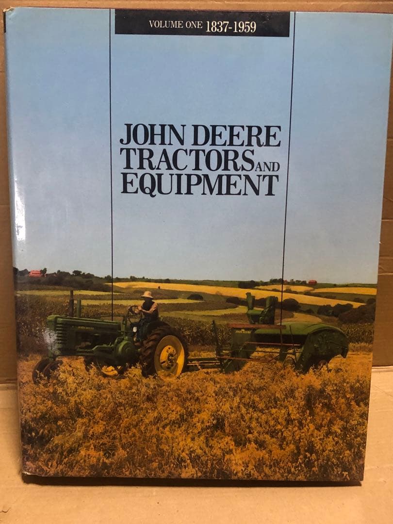 洋書 JOHN DEERE TRACTOR and EQUIPMENT vol.1