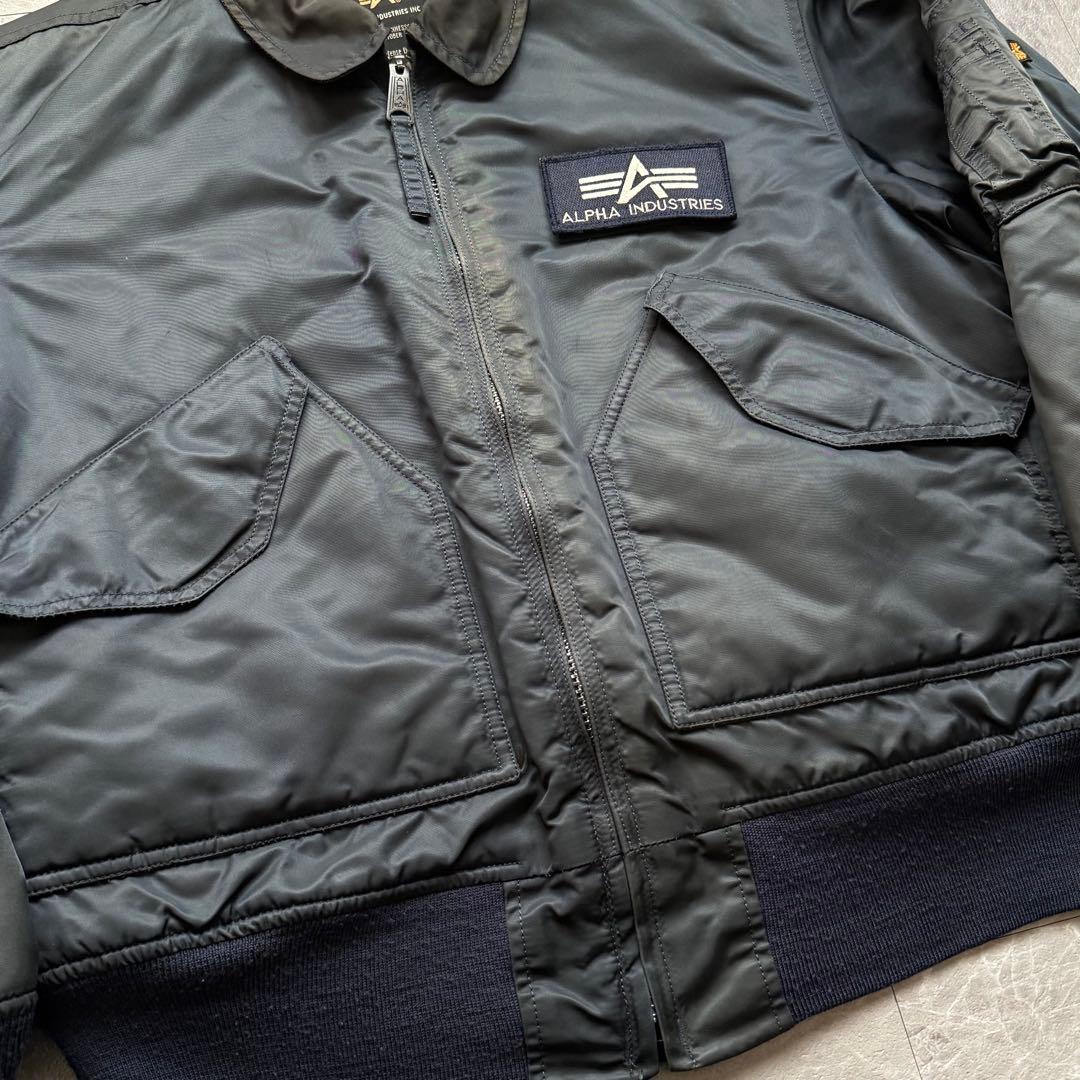 ALPHA INDUSTRIES フライトジャケット　ミリタリー　中綿入り