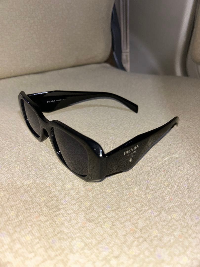 PRADA プラダ サングラス ブラック スクエア ケース付き 小傷あり 正規品