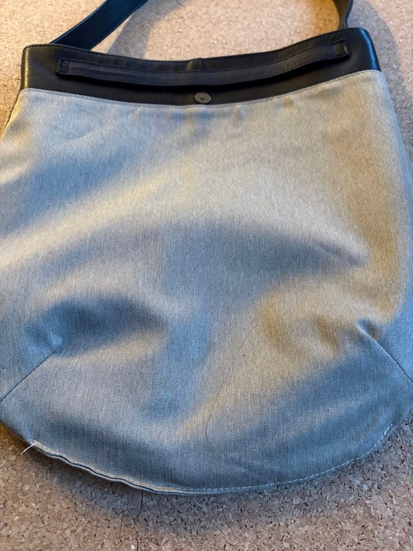 北欧暮らしの道具店　撥水のレザーショルダーバッグ　黒