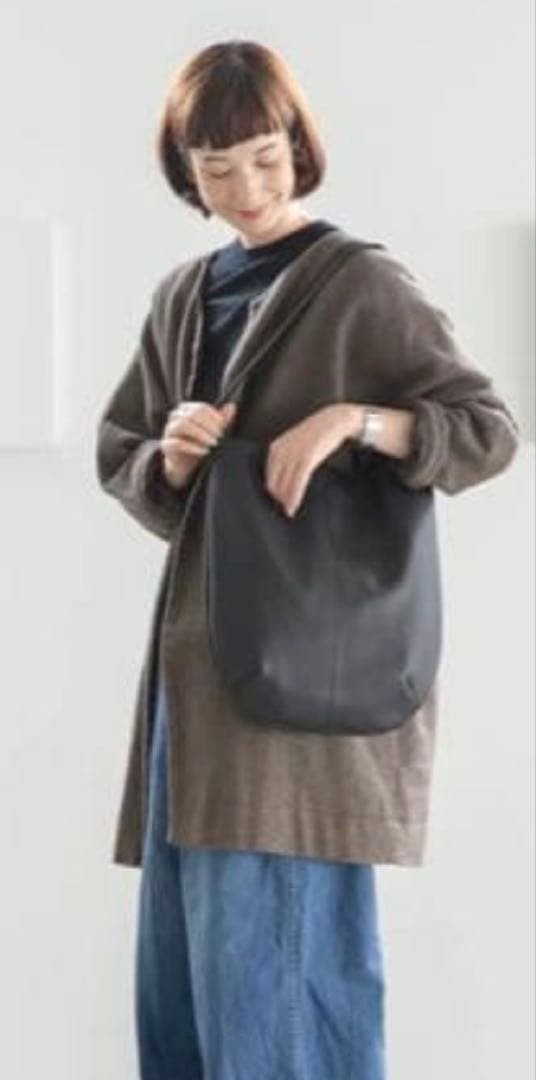 北欧暮らしの道具店　撥水のレザーショルダーバッグ　黒