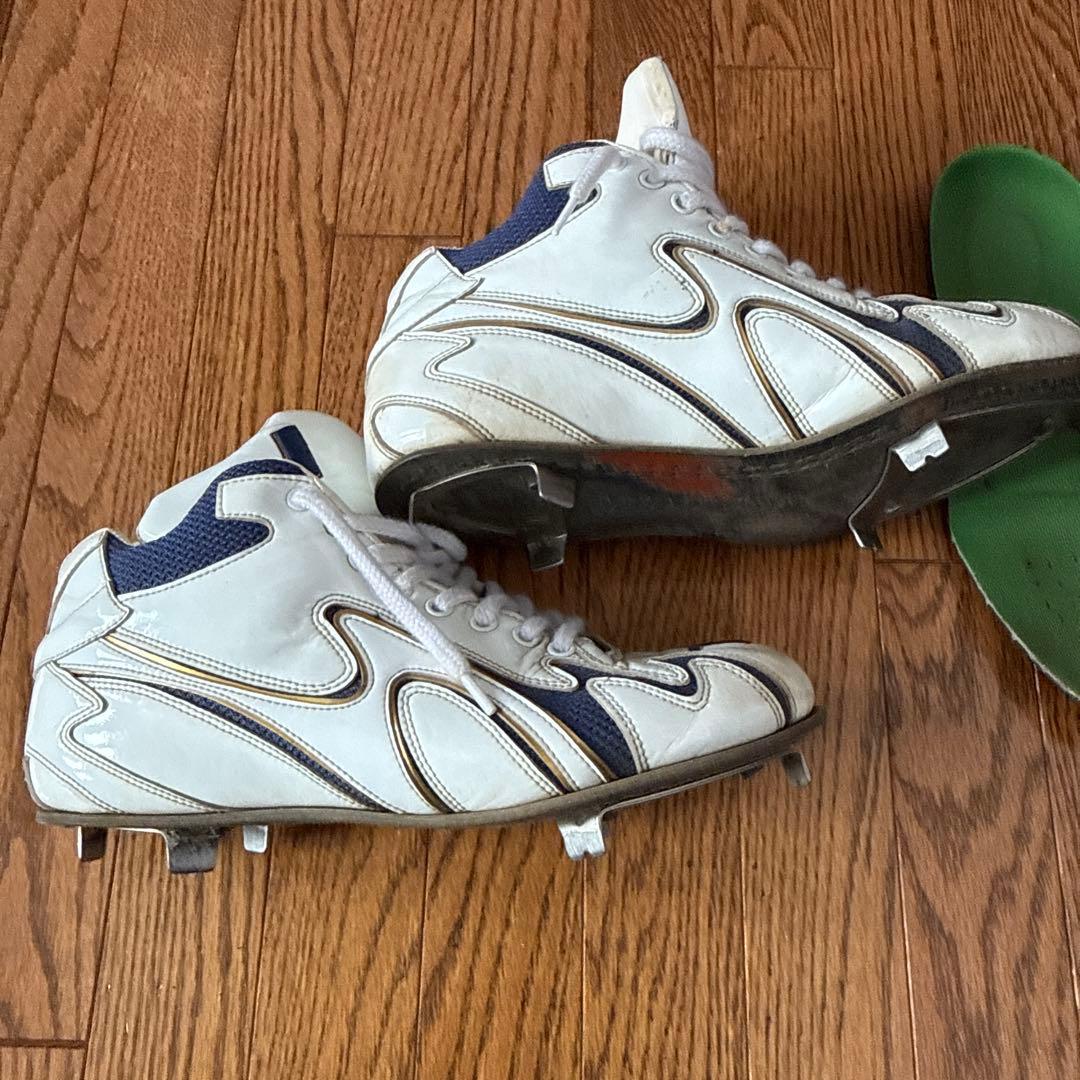 J スパイク ホワイト/ネイビー 番号7