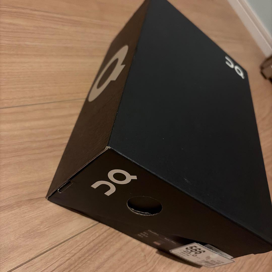 【値下げ】on ランニングシューズ　レディース　23㎝　ブラックピンク　箱あり