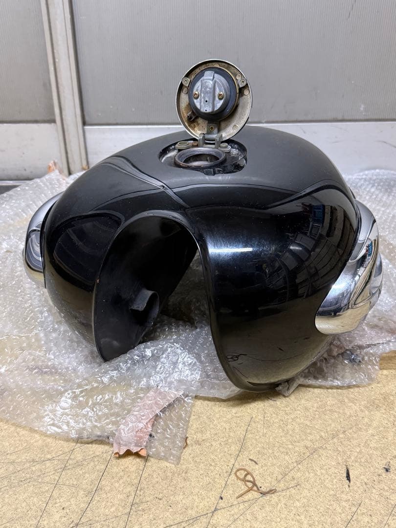 W650 純正タンク ブラックW400 W800