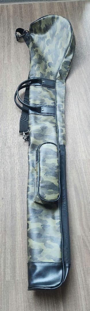 BARNEYS NEW YORK　カモ柄クラブケース