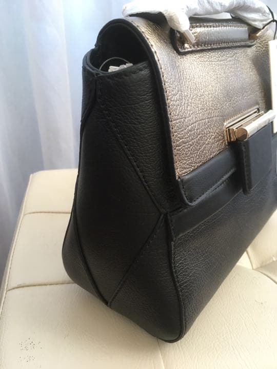 ☆新品☆フルラ　アルテシア　2wayハンドバッグ