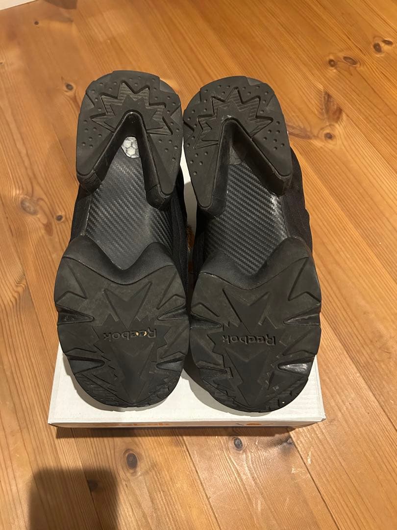 もぬ　リーボック Reebok スニーカー インスタポンプ フューリー
