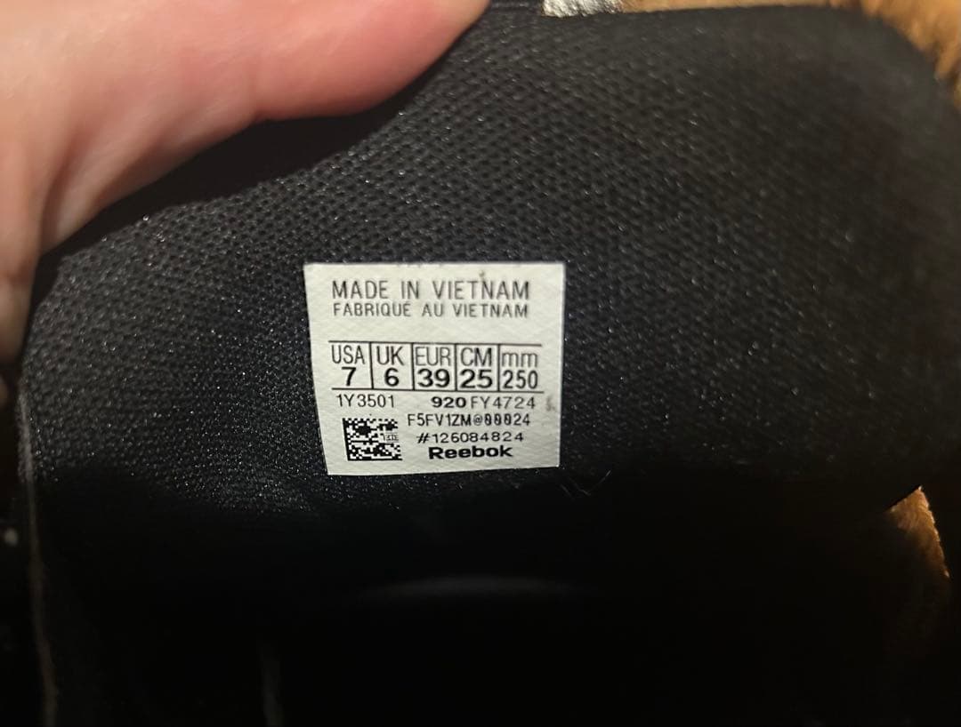 もぬ　リーボック Reebok スニーカー インスタポンプ フューリー