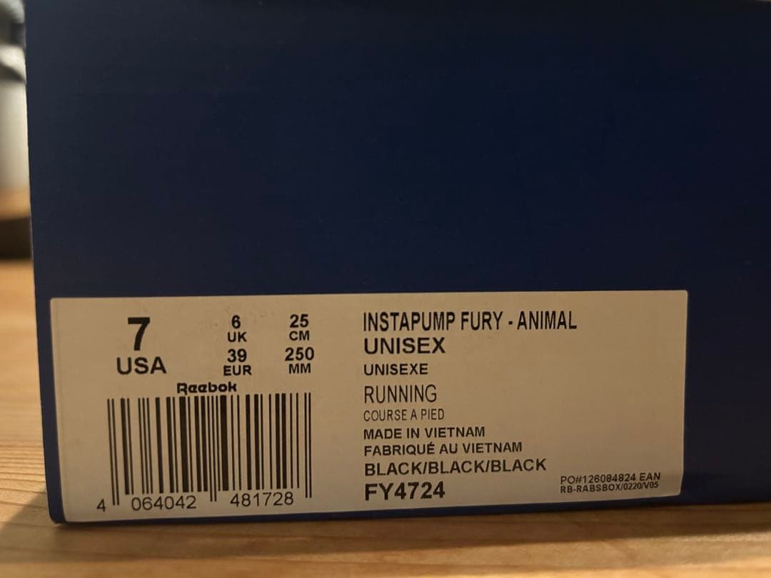 もぬ　リーボック Reebok スニーカー インスタポンプ フューリー