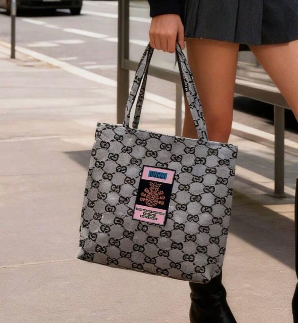 GUCCI ロゴ キャンバストートバッグ ノベルティー