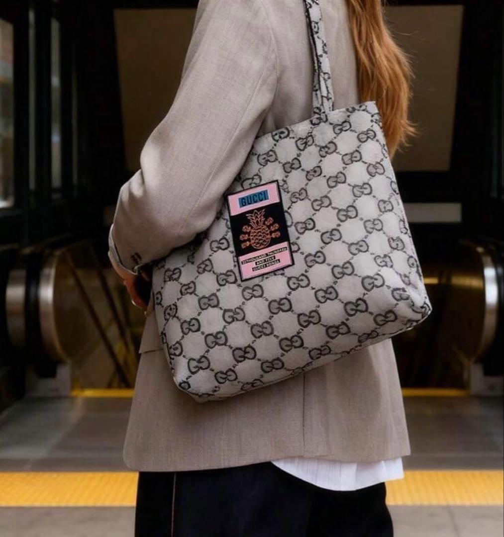 GUCCI ロゴ キャンバストートバッグ ノベルティー