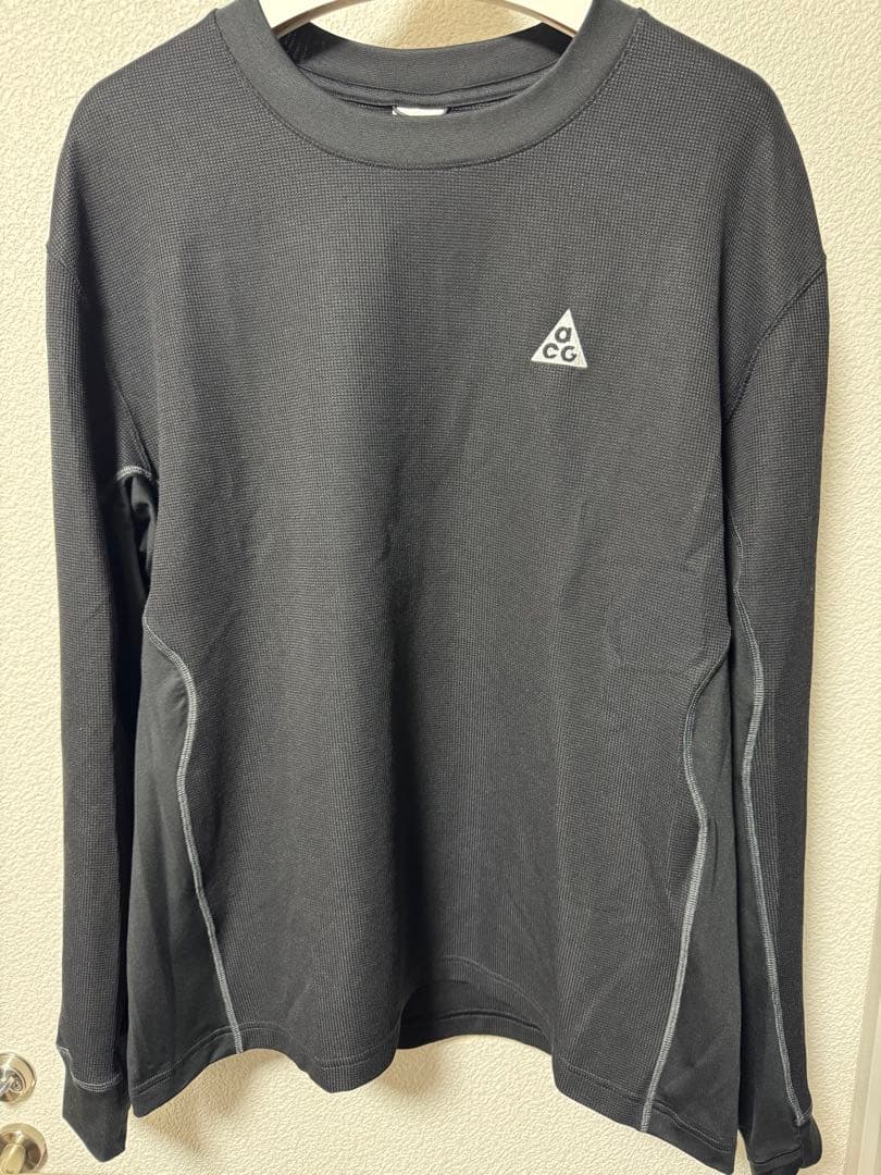 Nike ACG ブラック ロングスリーブ Tシャツ