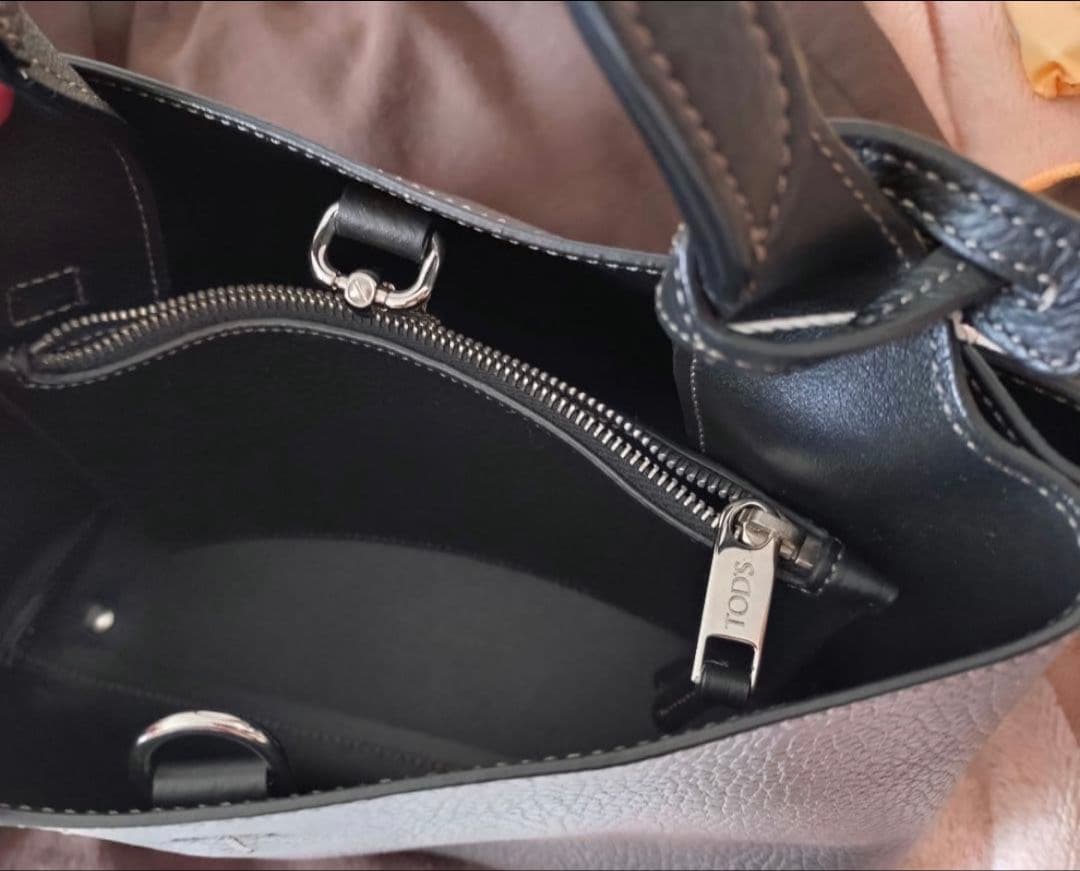 トッズ　タイムレス　ショルダーバッグ　ハンドバッグ　黒