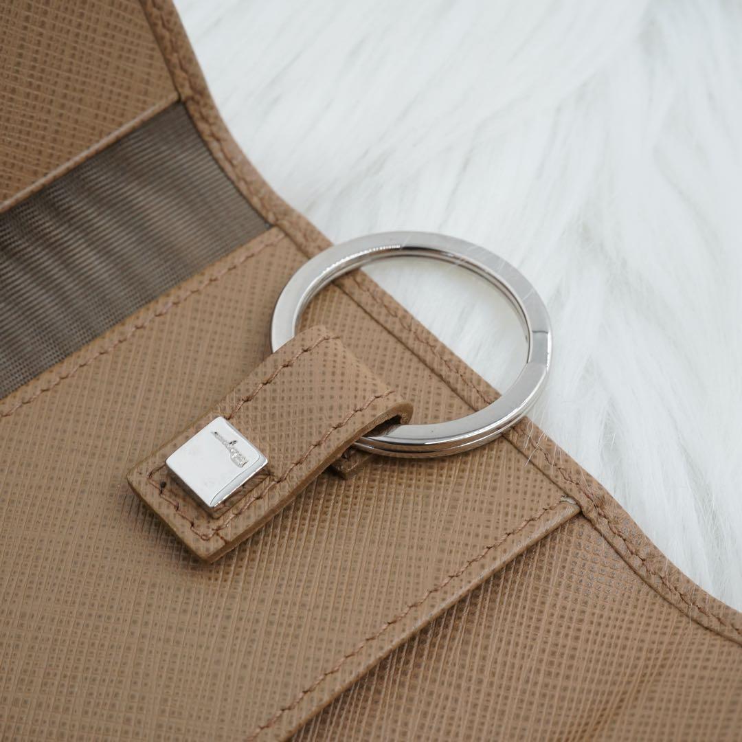 新品未使用品　箱・カード付き　Salvatore Ferragamo キーケース