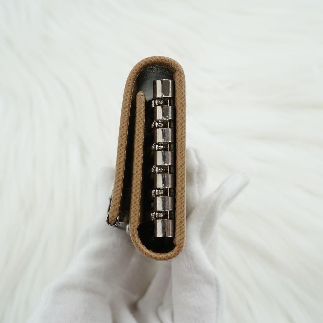 新品未使用品　箱・カード付き　Salvatore Ferragamo キーケース