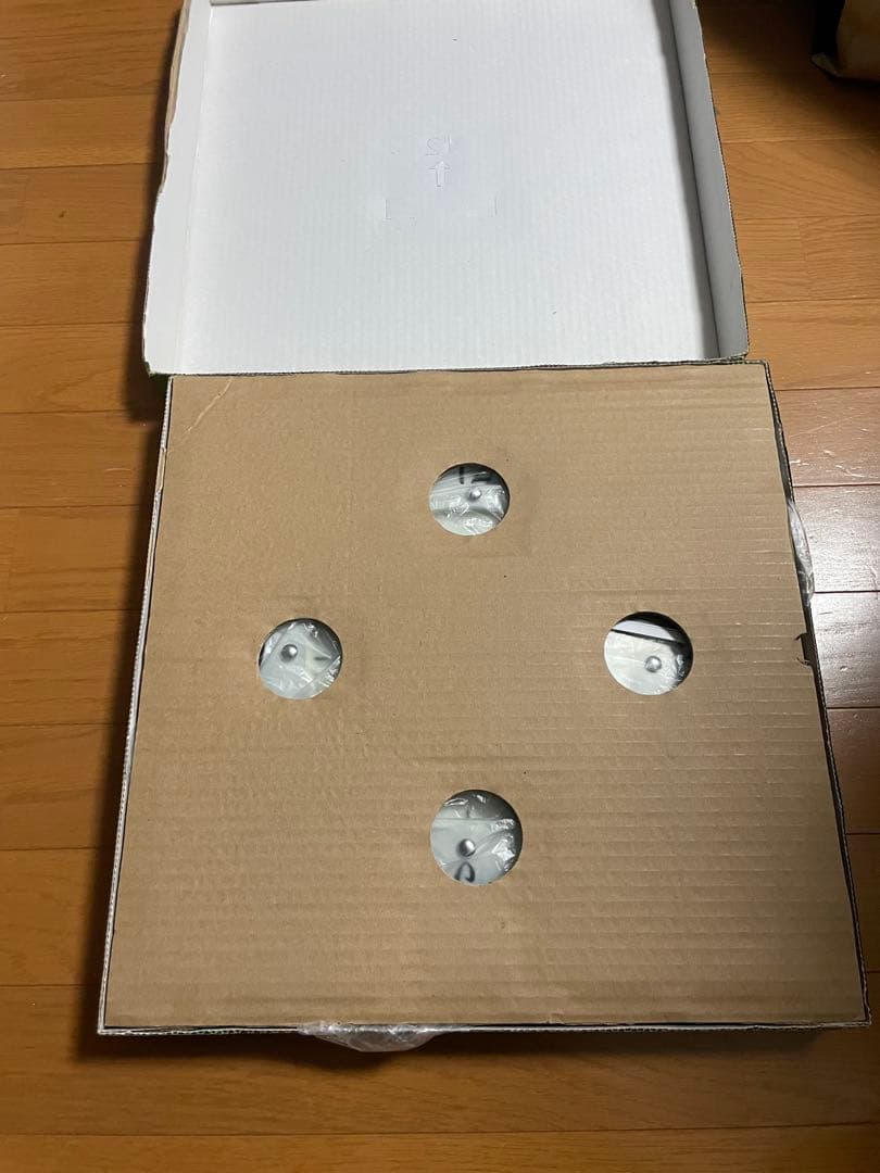 （ちもにーず）新品未使用SEIKOエンブレム 電波時計 HS533W