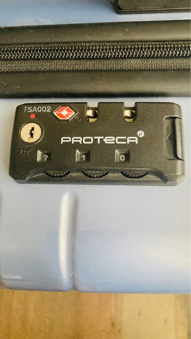 お*で様 【期間限定お値下】機内持ち込みスーツケース(プロテカ)