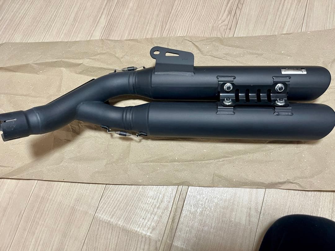 エリミネータースリップオンマフラー モリワキ　CROSS TWIN BLACK