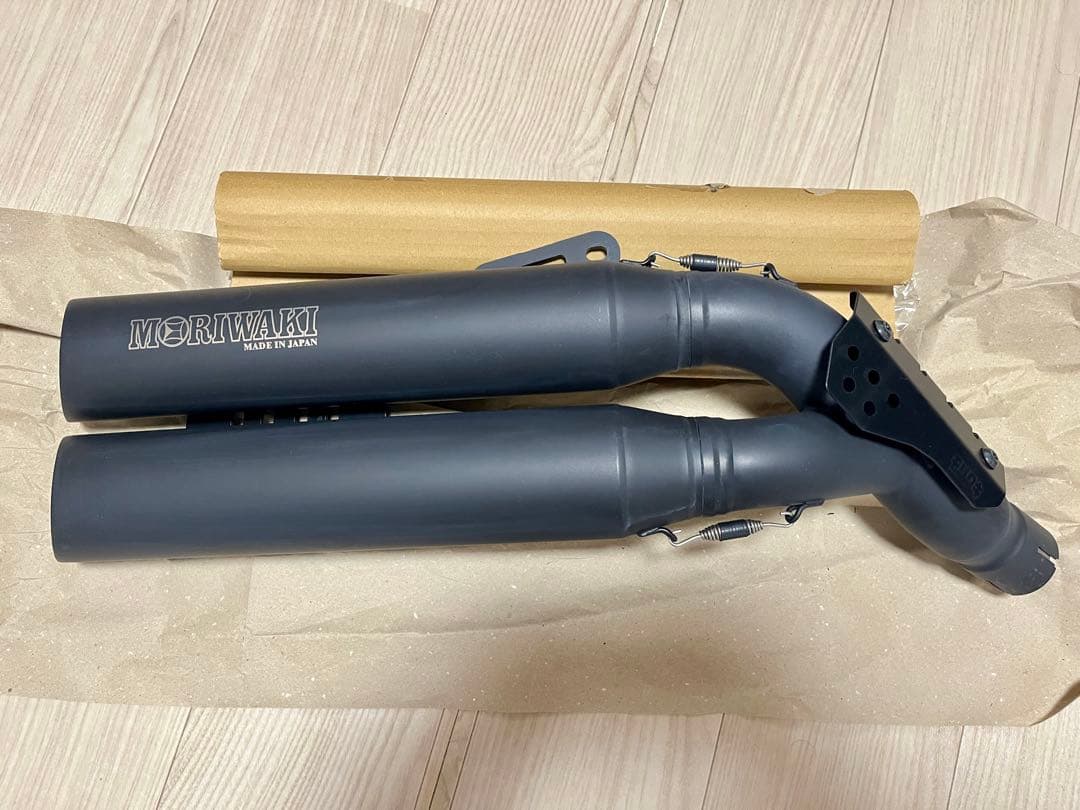 エリミネータースリップオンマフラー モリワキ　CROSS TWIN BLACK