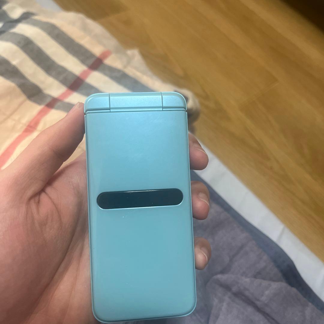 au HITACHI GRATINA KYF42 折りたたみ式携帯電話 水色
