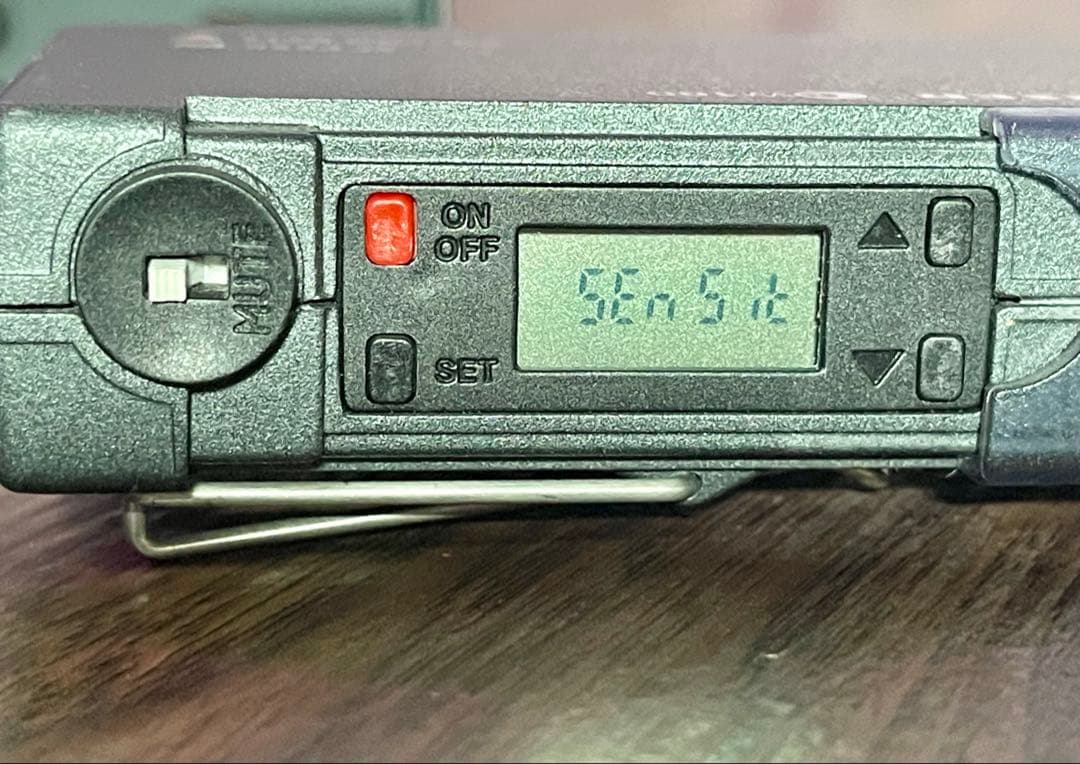 ④Sennheiser EW100 B帯 ワイヤレスシステム ラベリアマイク付き