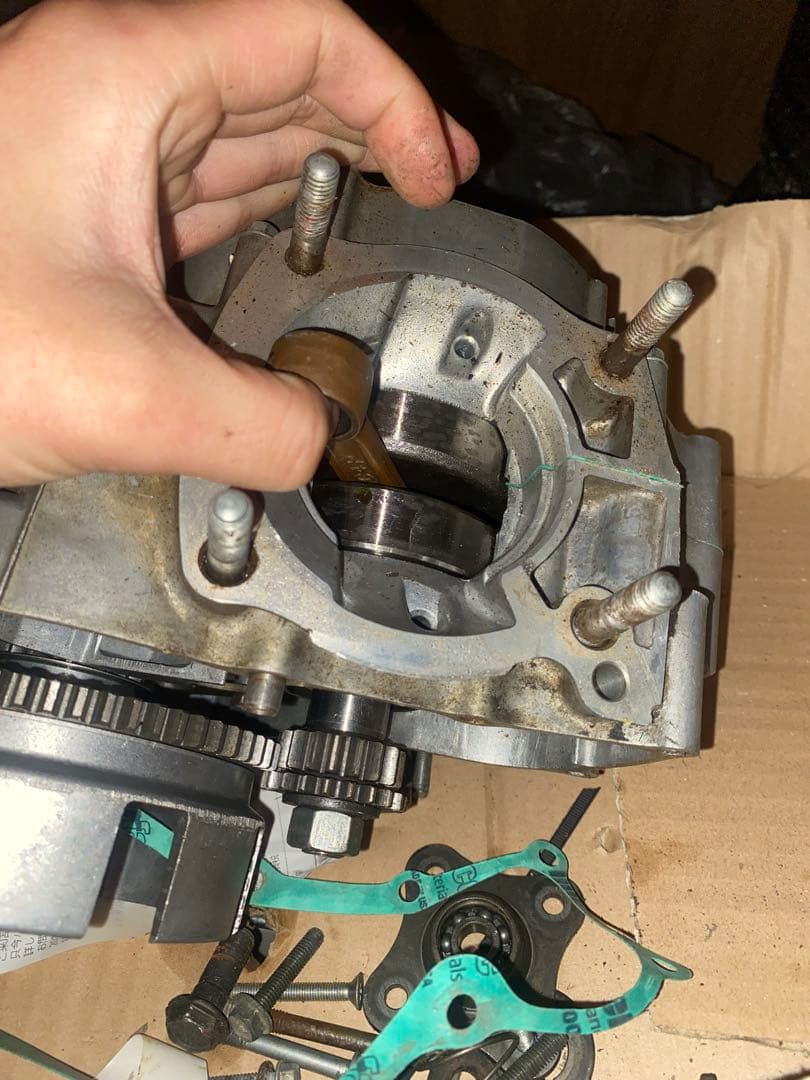 CR80エンジン　レストアベース