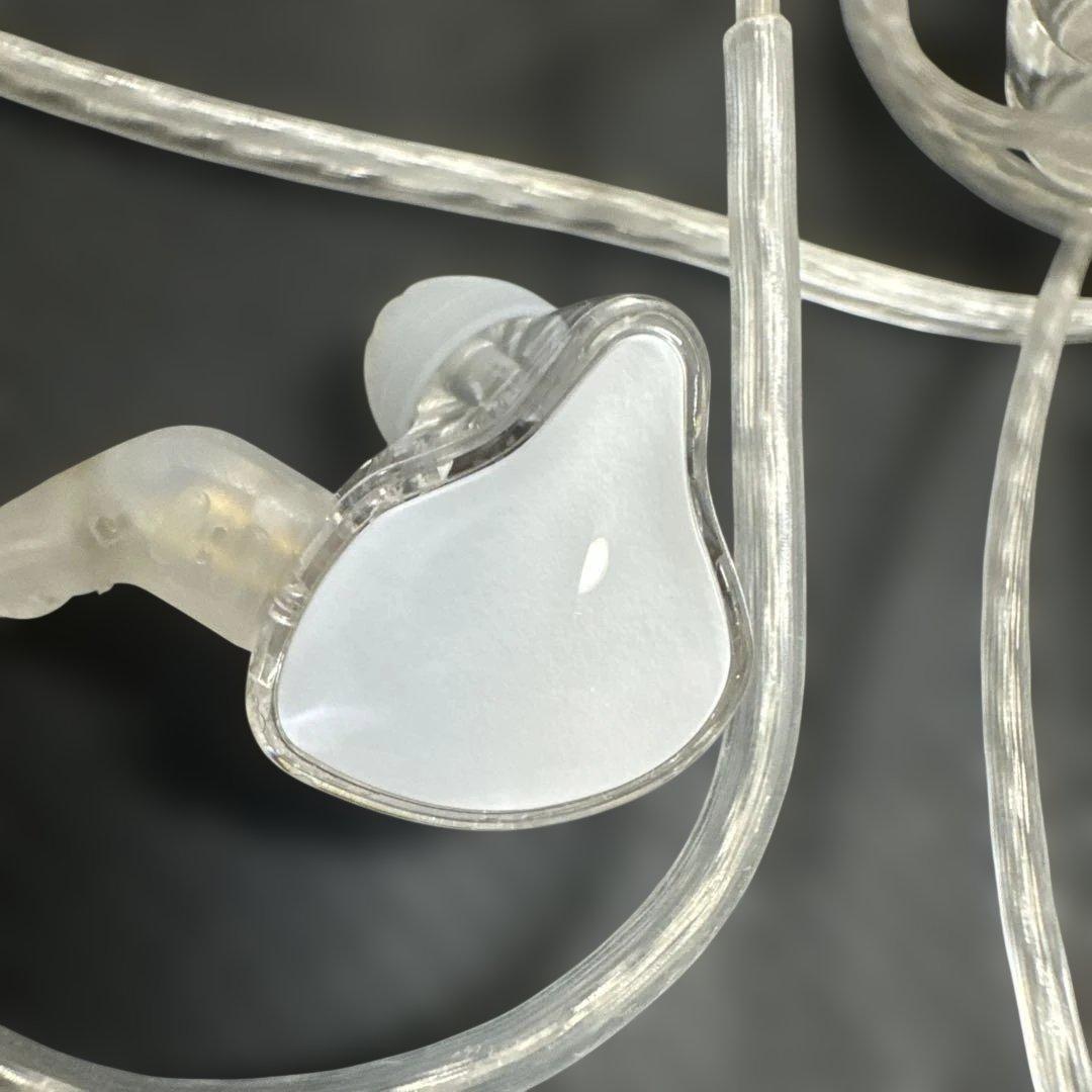 ILLIT 3rd album bombイヤモニ風 イヤホン ※商品の説明必読