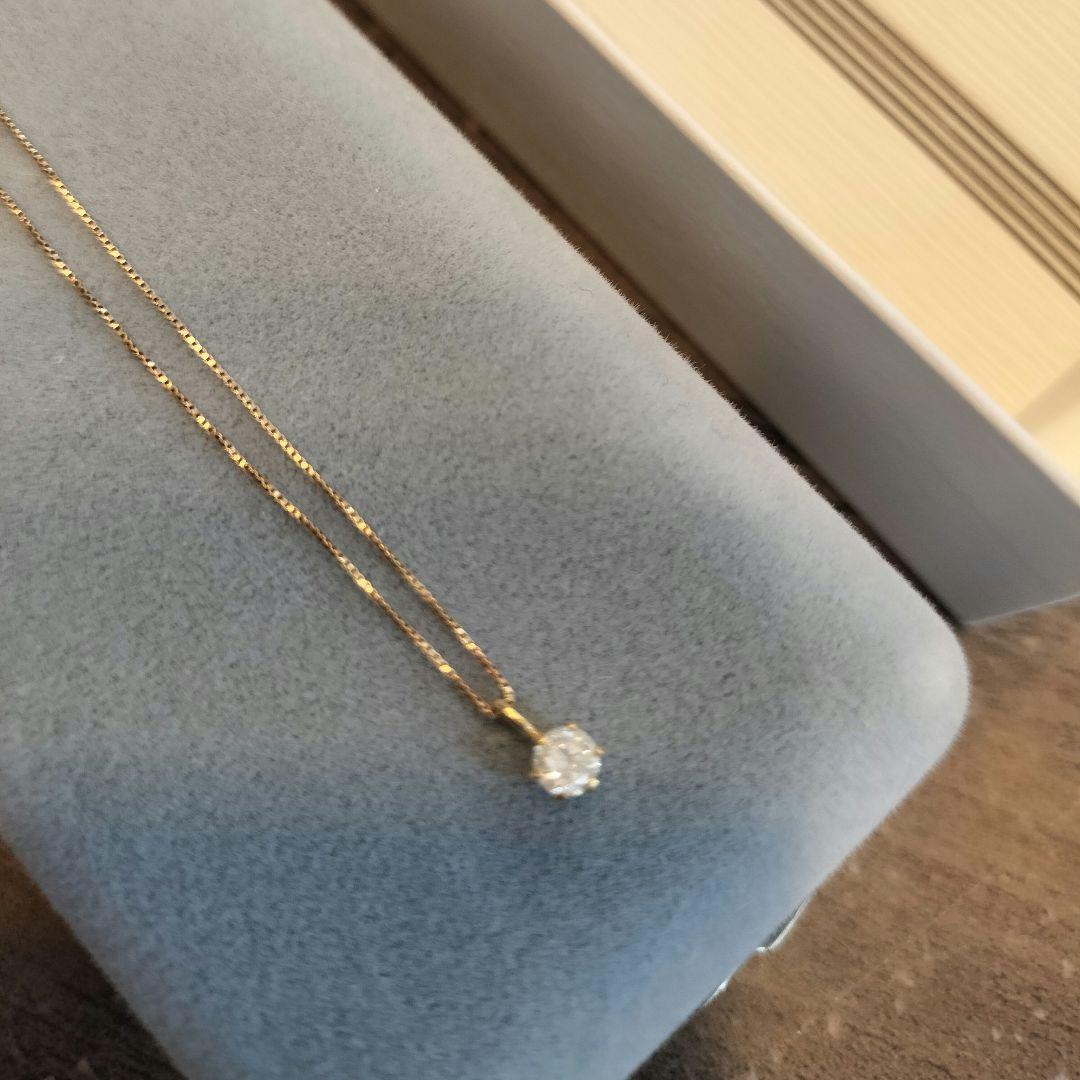 一粒　ダイヤモンド　ネックレス　トップ　18金　ゴールド