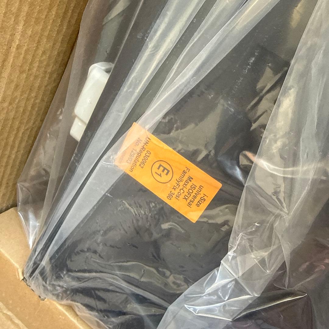 マキシコシ　ファミリーフィックス360 車載用ベース　新品未使用　ベースメント