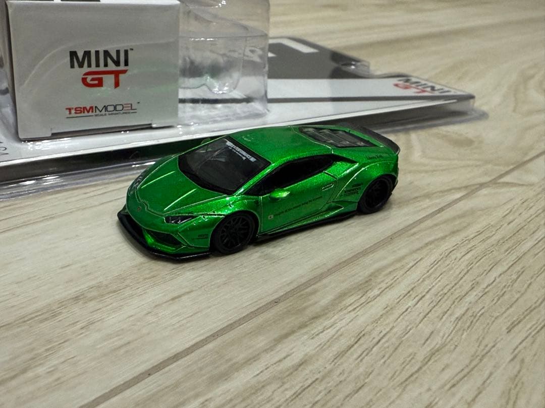 MINI GT 149 LBWORKS Huraln Green ウラカン