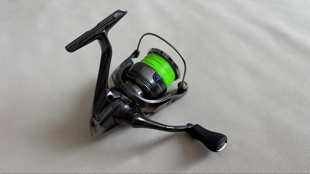 【極美品】24年式SHIMANO ツインパワー　2500SHG スピニングリール
