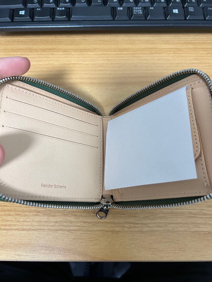 即購入OK　horizontal zip purse green